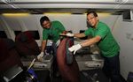Bos Garuda Bersih-bersih Kabin Pesawat