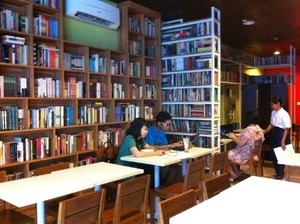 Menikmati Keelokan Cerita Puisi Venus and Adonis Bersama Iced Chocolate