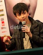 Greyson Chance Gelar Jumpa Pers