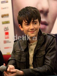 Greyson Chance sudah menyiapkan beberapa kejutan di konsernya kali ini. Gusmun/detikcom.