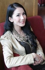 Jill Gladys Si Cantik yang Mempesona