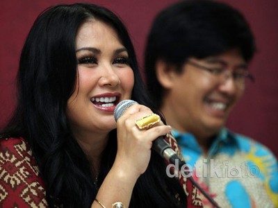 Titi DJ Siap Ramaikan Konser Denny Malik