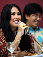 Titi DJ Siap Ramaikan Konser Denny Malik