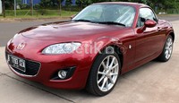 Berkendara dengan Mazda MX-5 sangat asyik selain mendapatkan performa yang aduhai, mobil ini juga sangat memanjakan penggunanya. Bagaimana tidak transmisi 6 percepatan otomatis sudah tersedia.