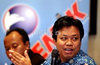 Saat ini, harga minyak mentah dunia ditaksir mencapai US$127 per barel. Sementara harga BBM bersubsidi jenis premium dan solar berada di level Rp 4.500 per liter. Kondisi tersebut menyebabkan tekanan anggaran subsidi BBM melonjak dari Rp123 triliun menjadi Rp190 triliun.