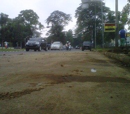 Duh, Debu di Jalan Diponegoro Ganggu Pengguna Jalan