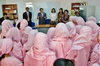 Hari Kartini, Peduli TKW di Penjara Dubai