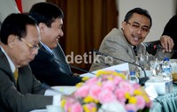 Tes wawancara oleh tujuh Komisioner KY diantaranya Ketua KY, Eman Suparman dan dua orang Pakar hukum, yakni Mantan Ketua Mahkamah Konstitusi, Jimly Asshidiqie dan Mantan Hakim Agung, Soeharto.