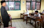Menag Suryadharma Ali Tinjau Pelaksanaan UN