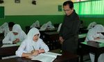 Menag Suryadharma Ali Tinjau Pelaksanaan UN