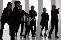 Sule Cs mengaku membentuk Super Senior karena kini tengah demam boyband asal Korea Super Junior. (dok. detikHot).