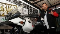 Perjalanan seorang diri dengan sepeda motor besar BMW R1150 GS Adventure ini rencananya akan dimulai dari Paris pada 13 Mei mendatang. (dok Jeffrey Polnaja)
