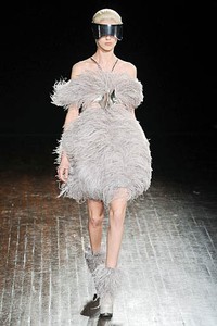 Alexander McQueen, Fall/Winter 2012. Paris Fashion Week 2012. [dok. Alexander McQueen]