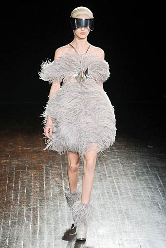 Alexander McQueen, Fall/Winter 2012. Paris Fashion Week 2012. [dok. Alexander McQueen]