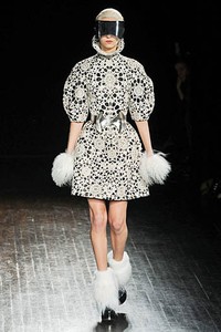 Alexander McQueen, Fall/Winter 2012. Paris Fashion Week 2012. [dok. Alexander McQueen]