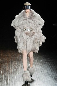Alexander McQueen, Fall/Winter 2012. Paris Fashion Week 2012. [dok. Alexander McQueen]