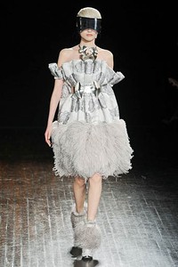Alexander McQueen, Fall/Winter 2012. Paris Fashion Week 2012. [dok. Alexander McQueen]