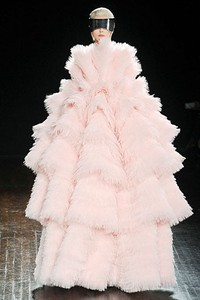 Alexander McQueen, Fall/Winter 2012. Paris Fashion Week 2012. [dok. Alexander McQueen]