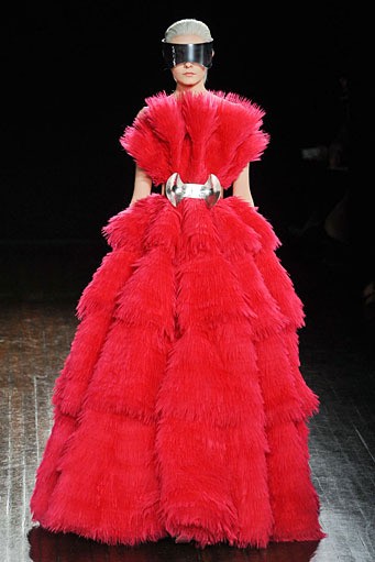 Alexander McQueen, Fall/Winter 2012. Paris Fashion Week 2012. [dok. Alexander McQueen]