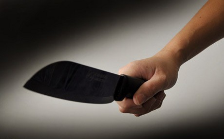 Duh! Wanita Malaysia Tewas Tertusuk Pisau Saat Memasak