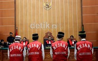 Keempat pembunuh tersebut adalah Irwan Saleh (22), Rohman Setiawan (20), M Fahri (19) dan Afriadi (22).
