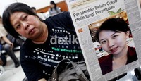 Tragedi yang dialami Livia berawal saat perempuan itu menumpang angkot M24 pada 16 Agustus 2011 lalu. Sopir angkot (RH) dan 3 kawannya yakni IN, SR dan AB memperkosa dan membunuh Livia di dalam mikrolet di kawasan Jakarta Barat.
