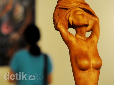 SBY, Obama dan Patung Perempuan Telanjang