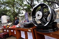 Petugas Dirjen Hak Kekayaan Intelektual juga berhasil mengungkap sebanyak 36 pelanggaran hak intelektual, berupa mesin-mesin, velg kendaraan, bearing mesin pabrik, insulasi panas, dan produk lainnya.