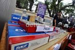 Ribuan Keping CD & DVD Bajakan Dimusnahkan
