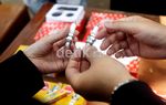 Ribuan Keping CD & DVD Bajakan Dimusnahkan