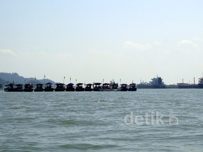 Solar Langka, Nelayan Blokir Jalur Laut