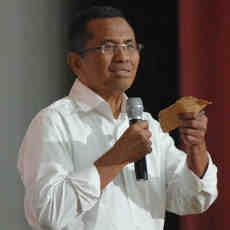 Dampingi SBY, Dahlan Iskan Tampil Beda di Inacraft