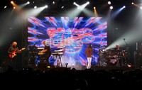 Dalam konser nostalgia itu turut dibawakan single manisnya yang berjudul Changes, Magnification dan masih banyak lagi.