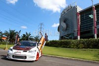 Body kit anyar tampak teraplikasi dengan rapi meliputi bumper depan dan belakang hingga spoiler dan skirt side yang kemudian dipadu dengan grille yang mencomot merek Amuse.