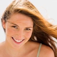 4 Makanan yang Memperindah Senyum Anda