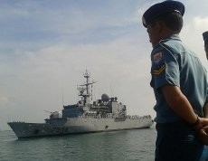 Pererat Hubungan Angkatan Laut, Kapal Perang Prancis Berlabuh di Makassar