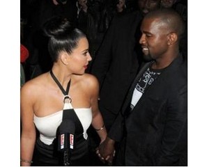 Lagi, Kim Kardashian & Kanye West Kepergok Gandengan Tangan