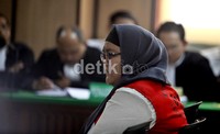 Afriyani menjalani sidang perdana di Pengadilan Negeri Jakarta Pusat.
