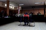 Berjilbab, Afriyani Sopir Xenia Maut Mulai Diadili
