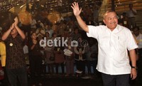Ribuan relawan itu yang akanmesin politik hingga ke tingkat RT/RW untuk memenangkan tim sukses Alex.