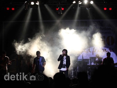 Gelar Mini Konser, Ari Lasso Terus Eksis