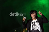 Diakui oleh musisi kelahiran 17 Januari 1973 itu, konsernya kali ini memang untuk ajang lepas kangen dan kedekatan musisi dengan penyanyinya.