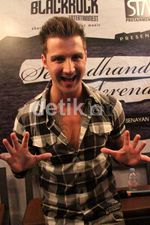 Secondhand Serenade Konser 3 Kota di Tanah Air