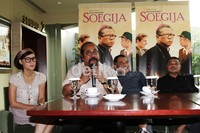 Jumpa pers tersebut dihadiri oleh tokoh agama dan juga aktris Olga Lidya dan seniman Djaduk Ferianto.