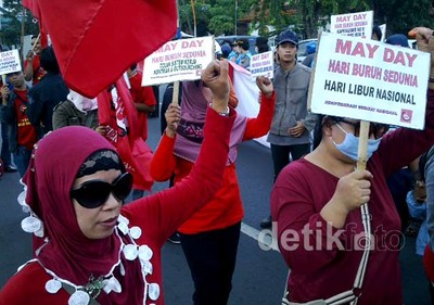 Ratusan Buruh Tolak Outsourcing