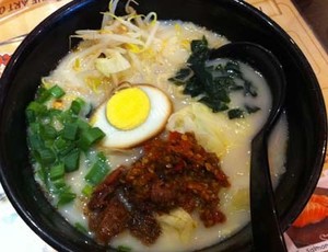 Tottemo Oishii...Racikan Kuah Ramen dari Kumamoto!
