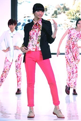 Nikicio Flash Forward. Womens Week 2012 at Atrium Plaza Senayan. Jakarta. [Foto: Rachman Haryanto/Wolipop]