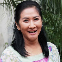 Yurike Prastika: Kalau Cuma Lihat Setan Orang Malas