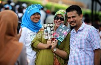 Tak hanya anak muda, ada juga satu keluarga yang mengaku benar-benar suka dengan boyband asal Koera tersebut.