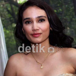 Febby Febiola Luncurkan Parfum